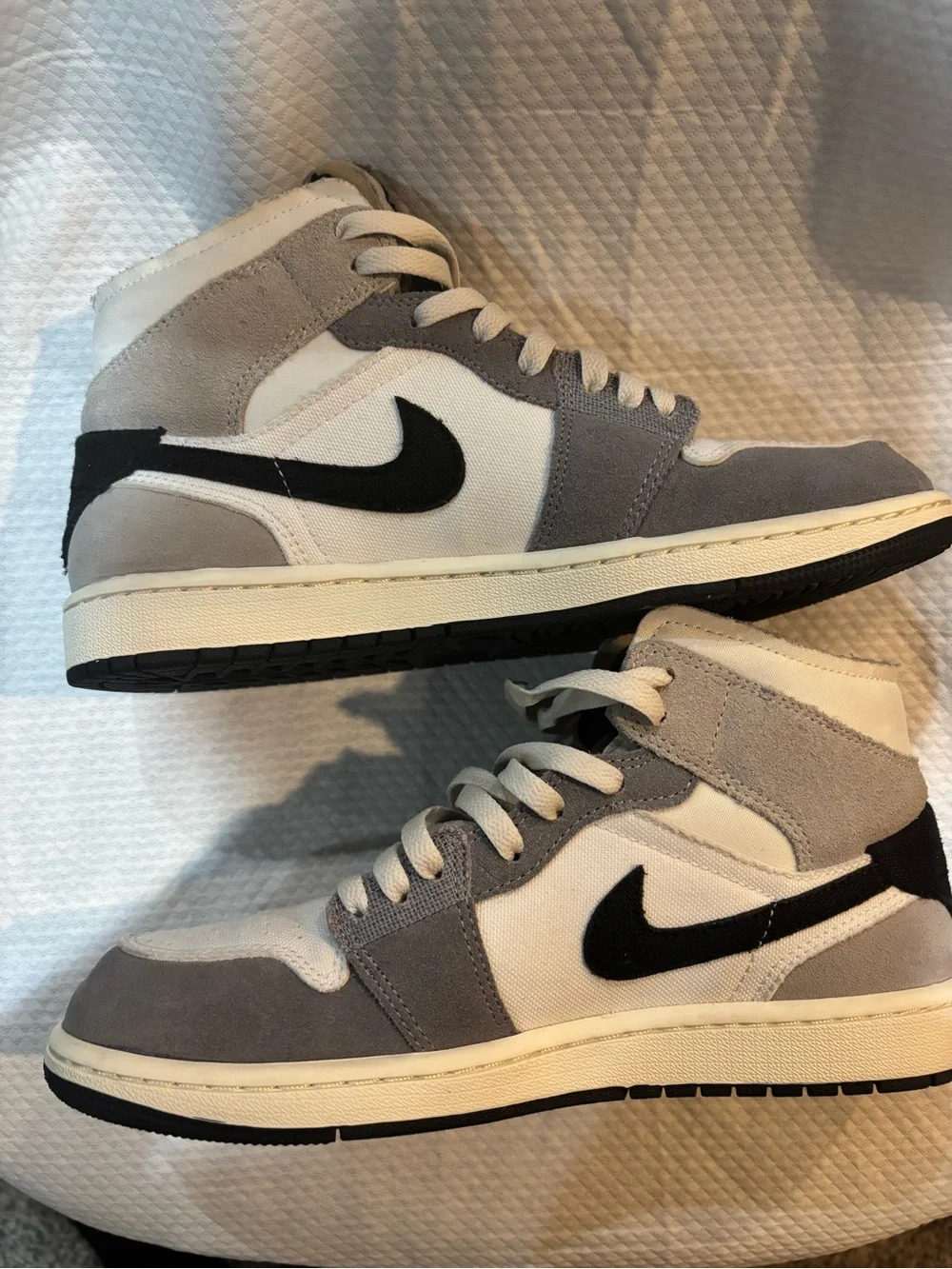 Nike Air Jordan 1 Mid SE Craft Cement Grey DZ4136-002 Men’s 7.5 Women’s 9